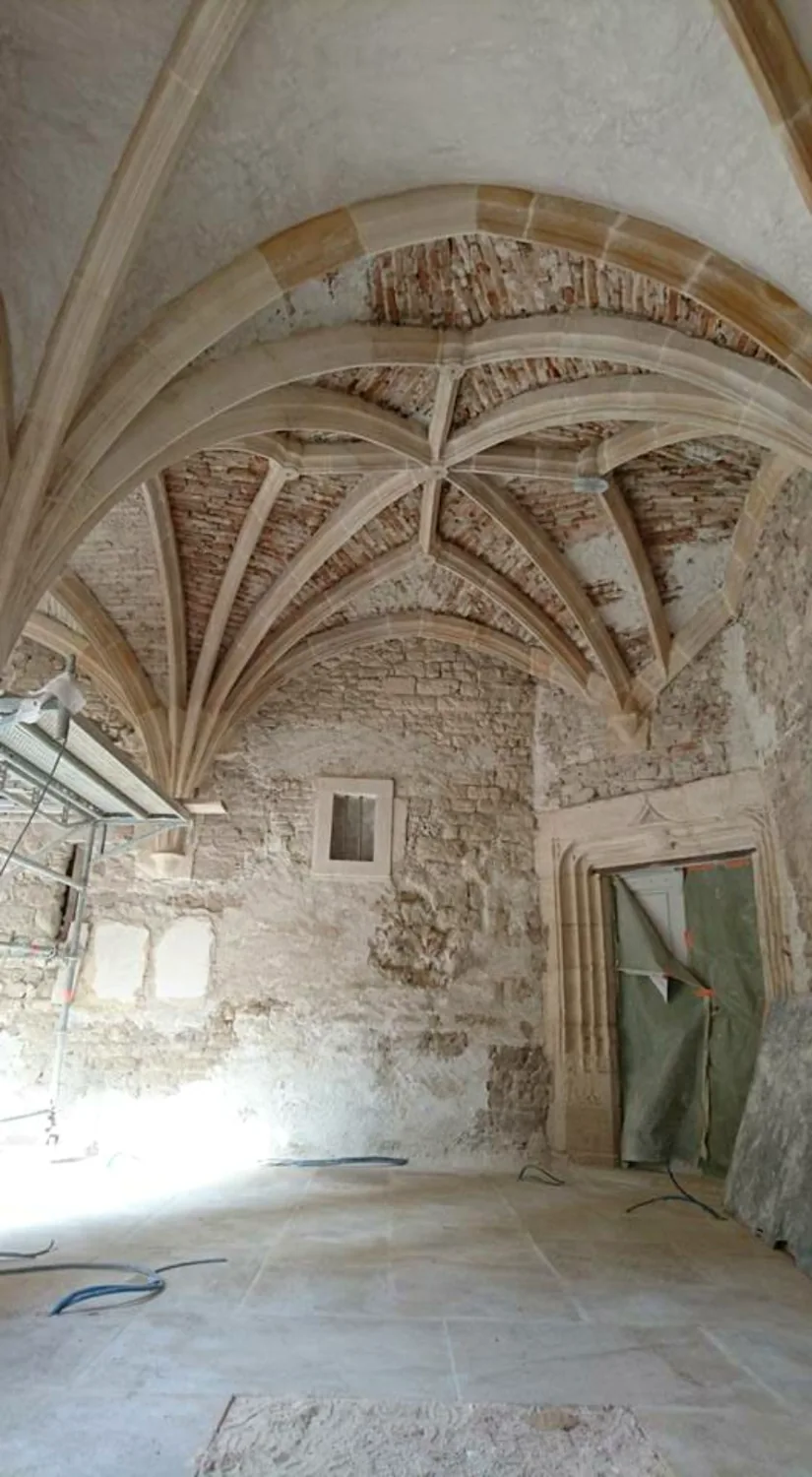 Croisée d’ogives restaurée dans le cloître de la Cathédrale Saint-Vincent de Chalon-sur-Saône