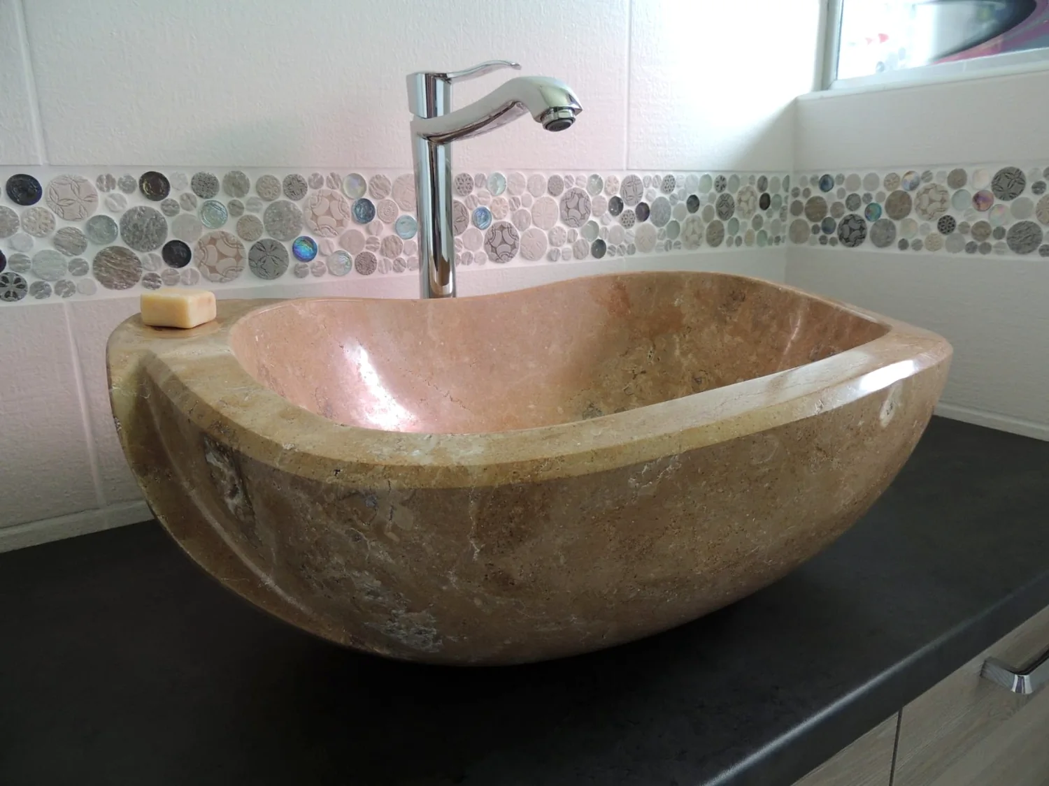 Vasque sur mesure en pierre naturelle